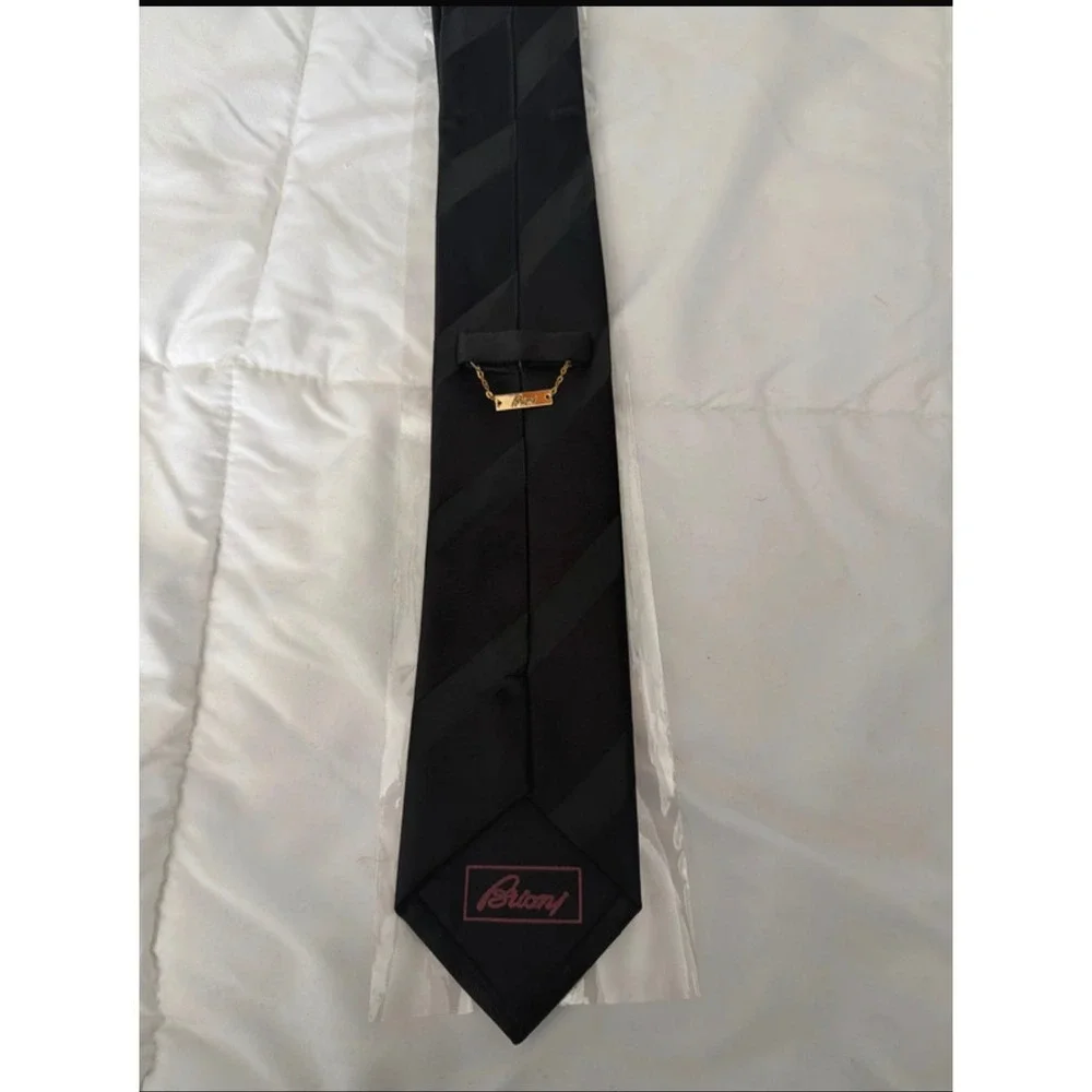 Brioni Black Diagonal Stripe Silk Tie NWT — Retail $310